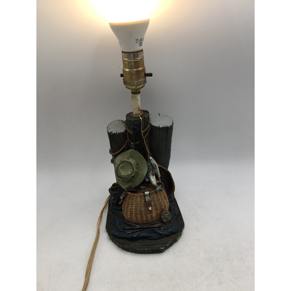 Vintage Rustic Fishing Theme Table Lamp Resin Pilings Creel Tackle Box Lodge